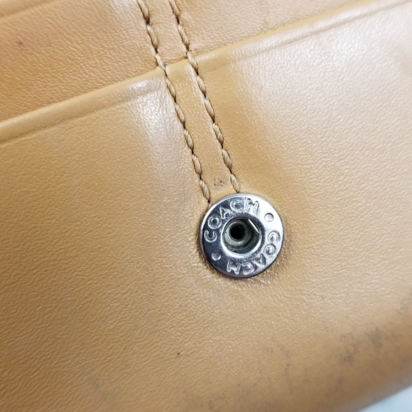COACH | leather fold snap close wallet - Picture 8 of 11